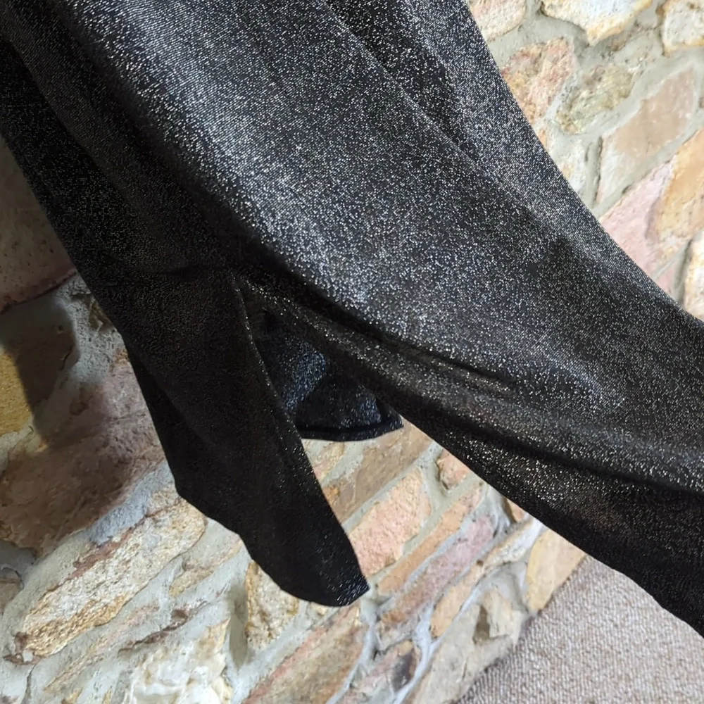 BCBG GENERATION METALLIC BLACK SURPLICE MIDI POCKET DRESS - Picture 11 of 13